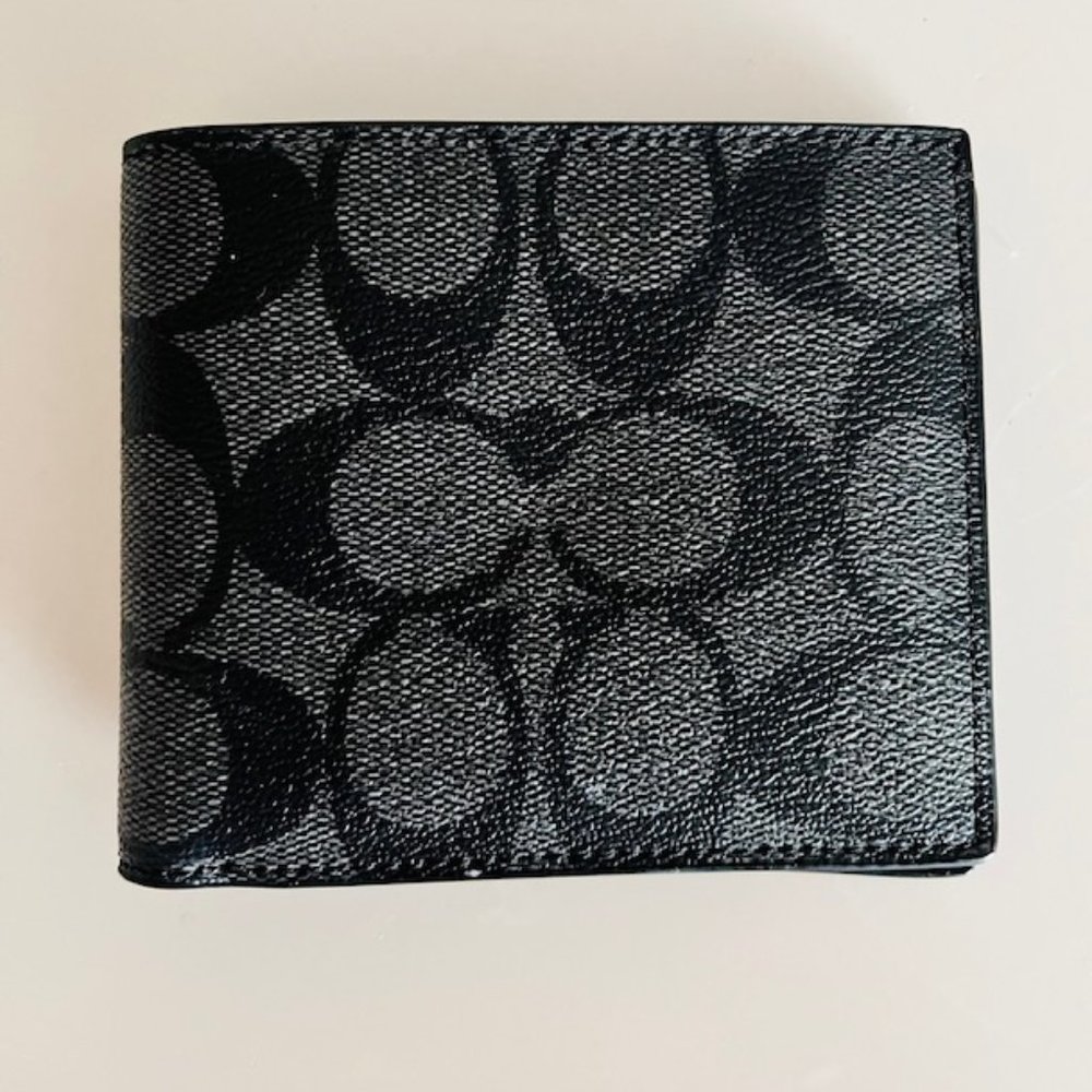 NWT Coach black men's or gender neutral billfold wallet
